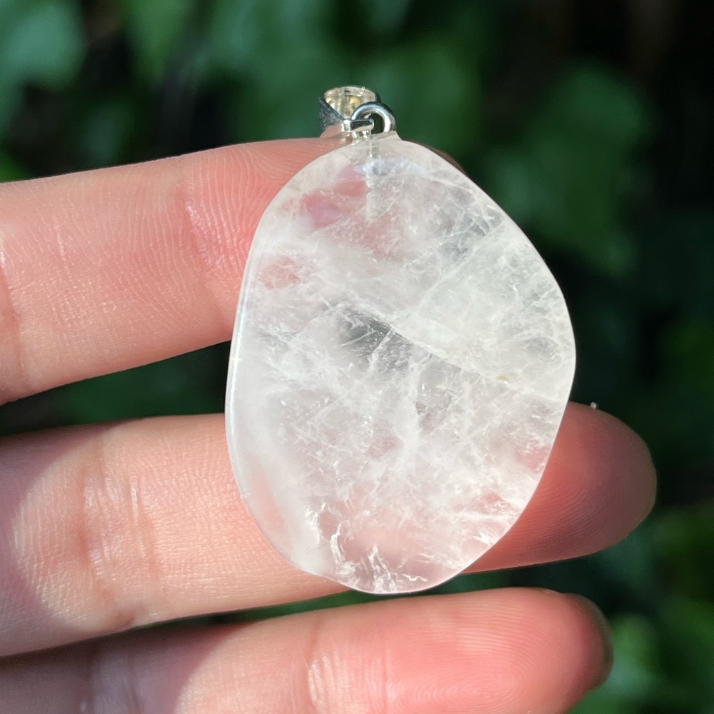 Stainless steel wavy clear Quartz pendant - Picture 4 of 6